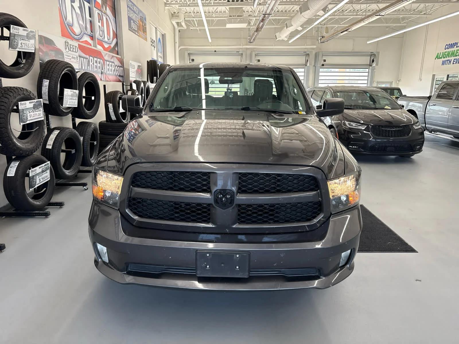 ram ram 1500 classic 2019 1C6RR7FT6KS568324 image